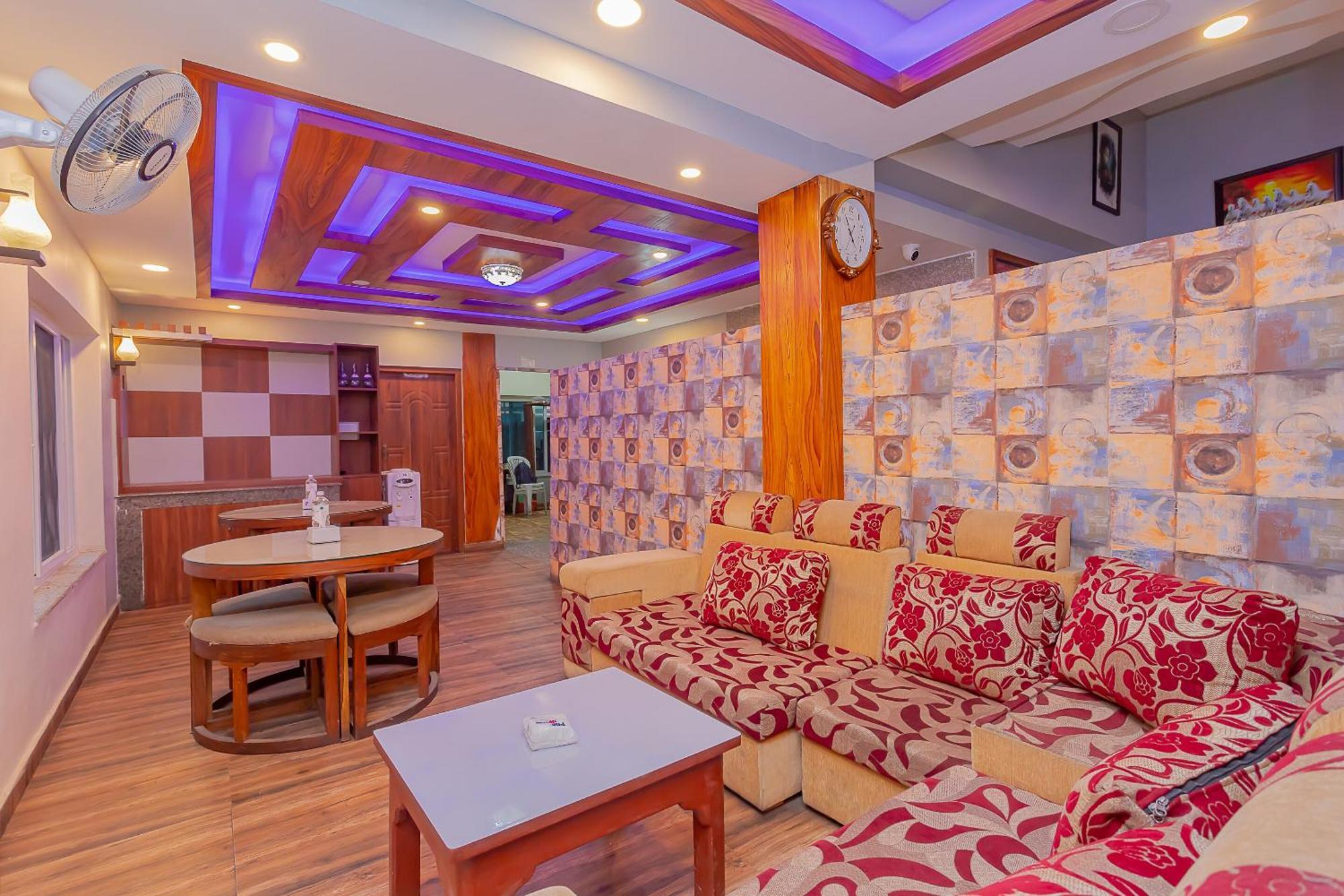 Oyo 799 Hotel Tik Tok Pvt Ltd. Kathmandu Esterno foto