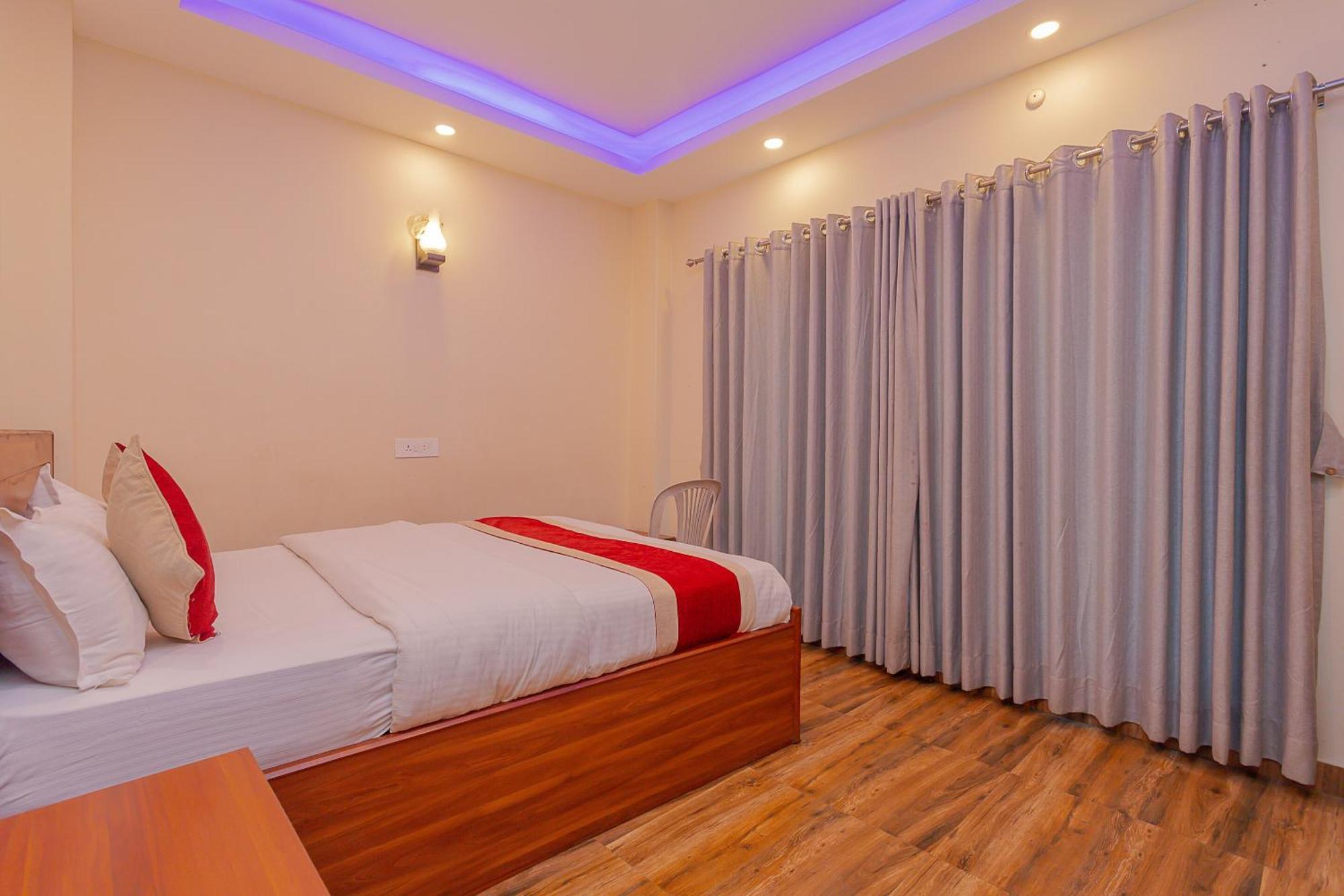 Oyo 799 Hotel Tik Tok Pvt Ltd. Kathmandu Esterno foto