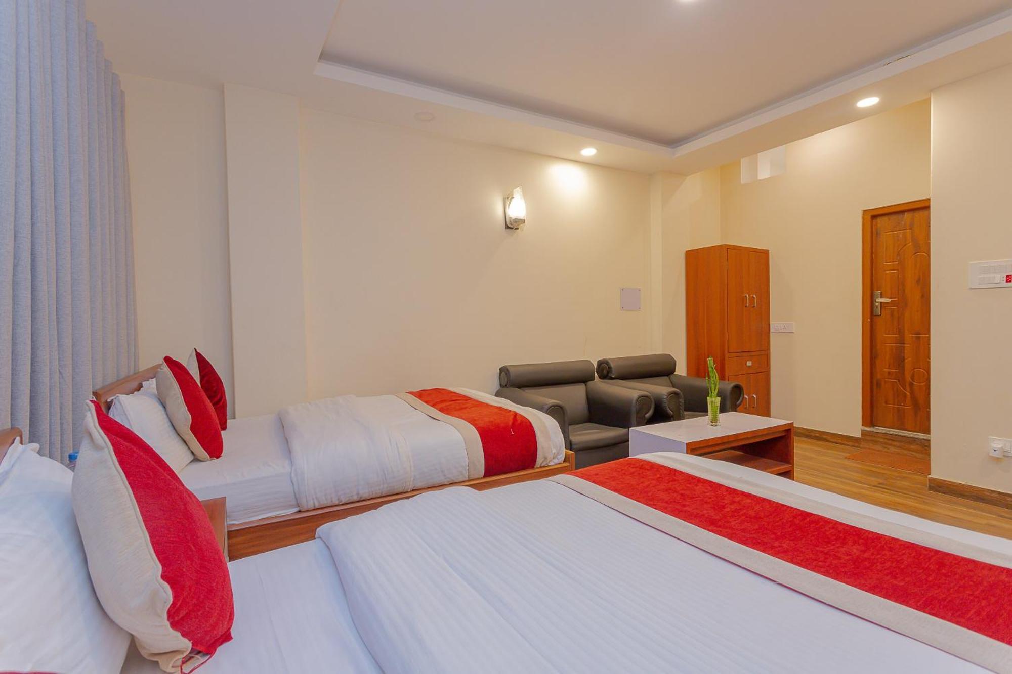 Oyo 799 Hotel Tik Tok Pvt Ltd. Kathmandu Esterno foto