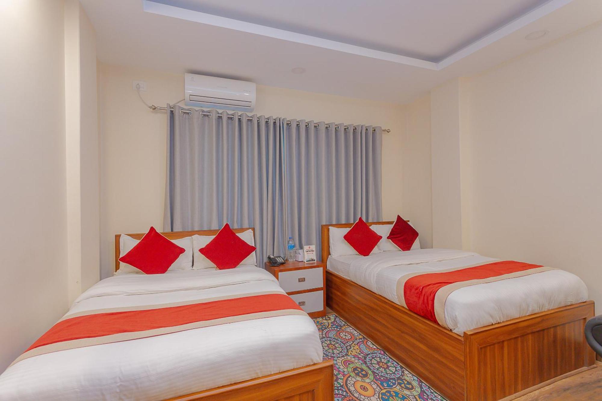 Oyo 799 Hotel Tik Tok Pvt Ltd. Kathmandu Esterno foto