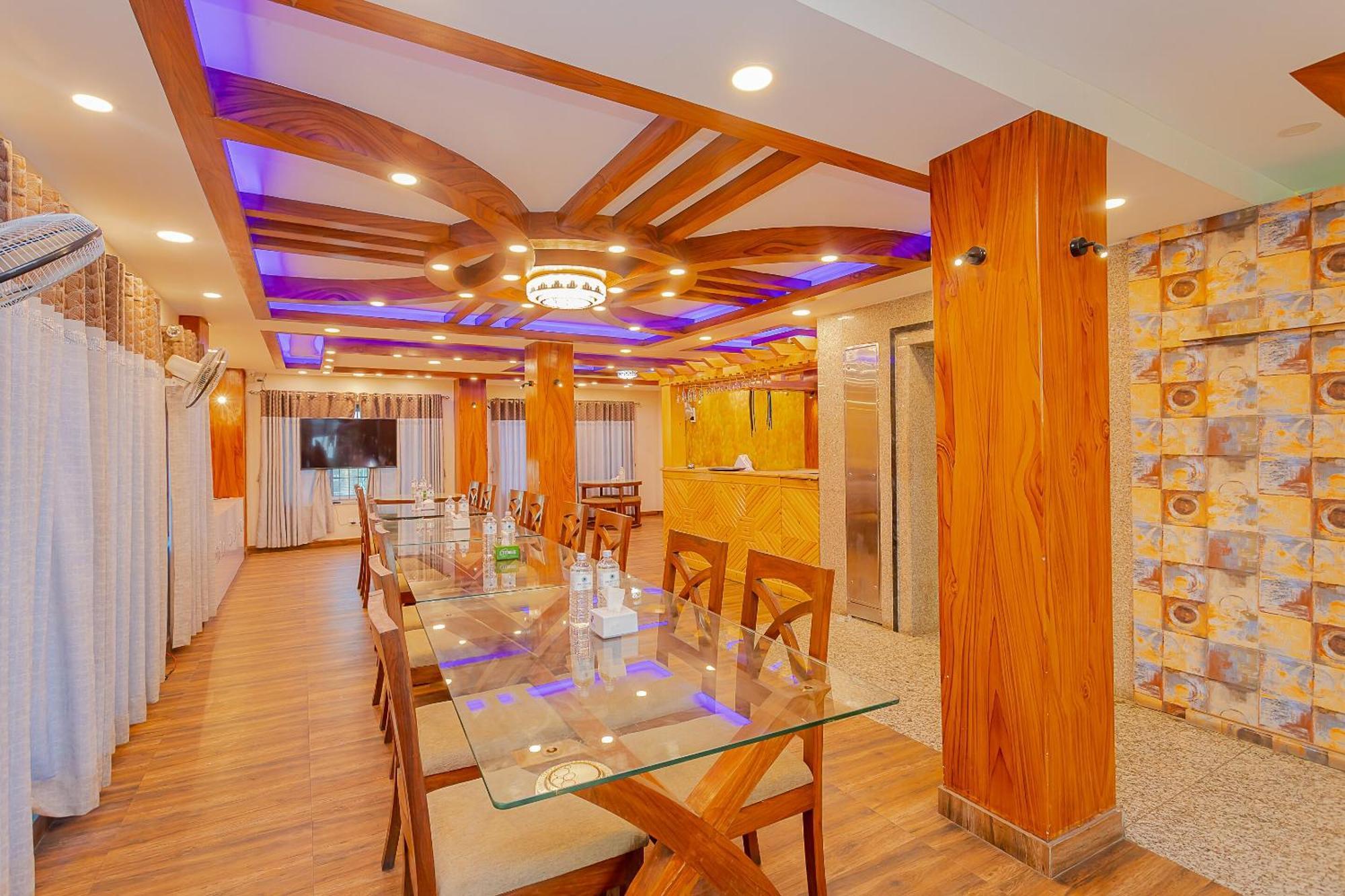 Oyo 799 Hotel Tik Tok Pvt Ltd. Kathmandu Esterno foto