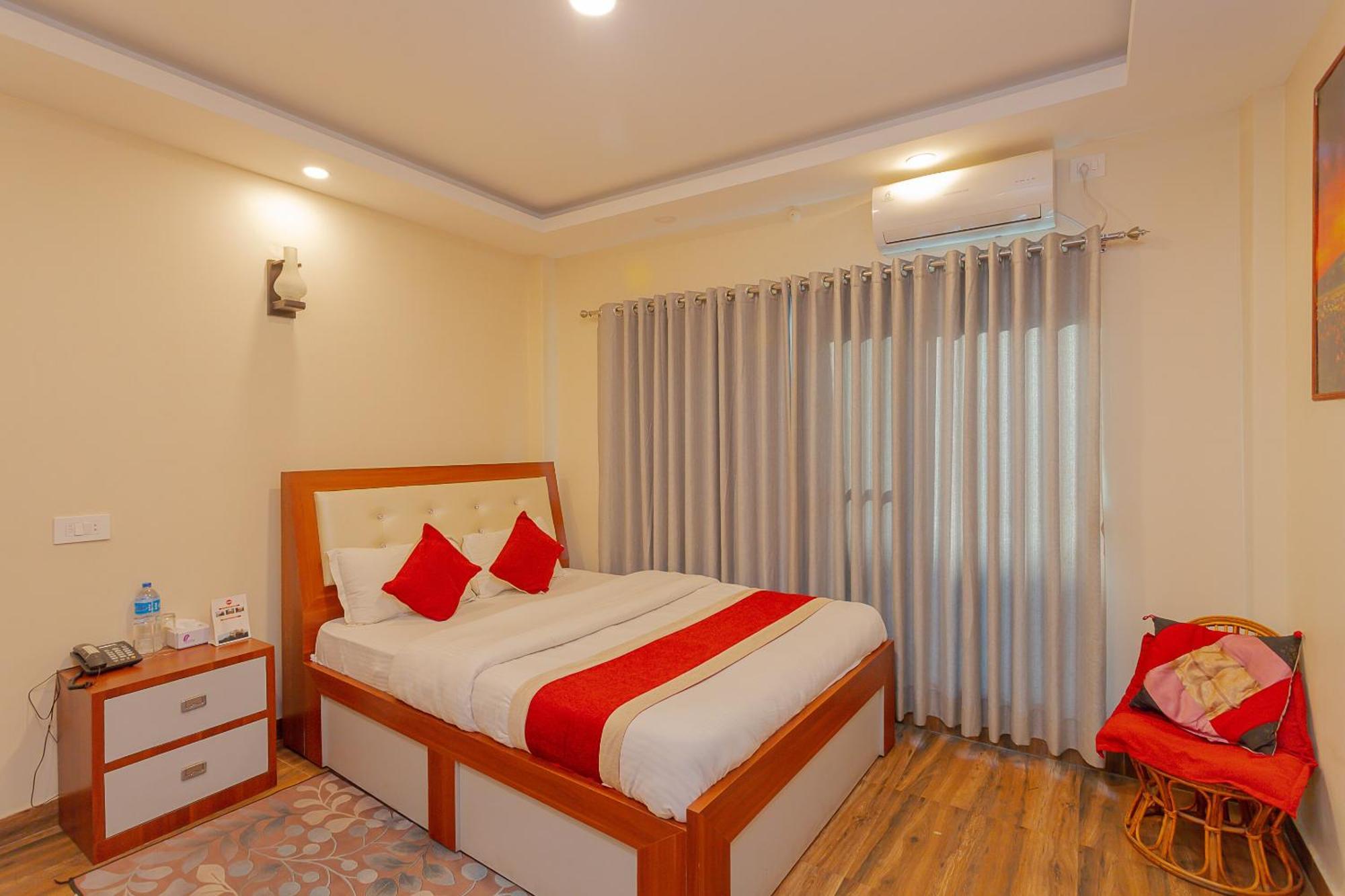 Oyo 799 Hotel Tik Tok Pvt Ltd. Kathmandu Esterno foto