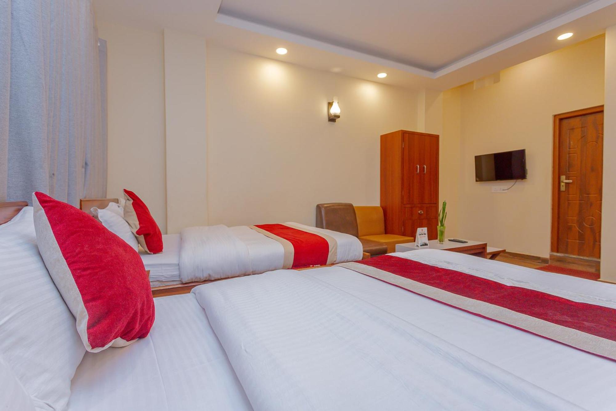 Oyo 799 Hotel Tik Tok Pvt Ltd. Kathmandu Esterno foto