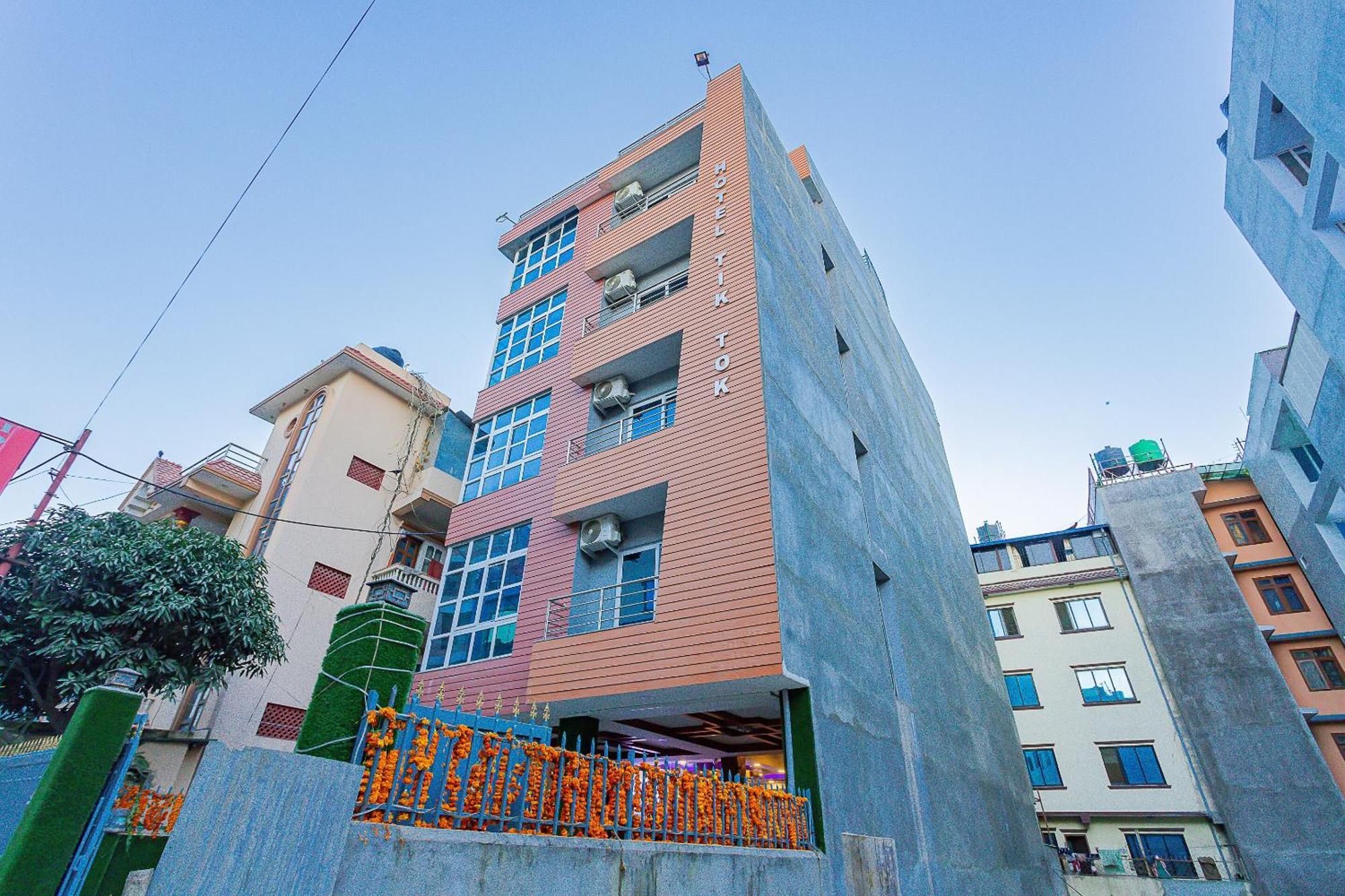 Oyo 799 Hotel Tik Tok Pvt Ltd. Kathmandu Esterno foto