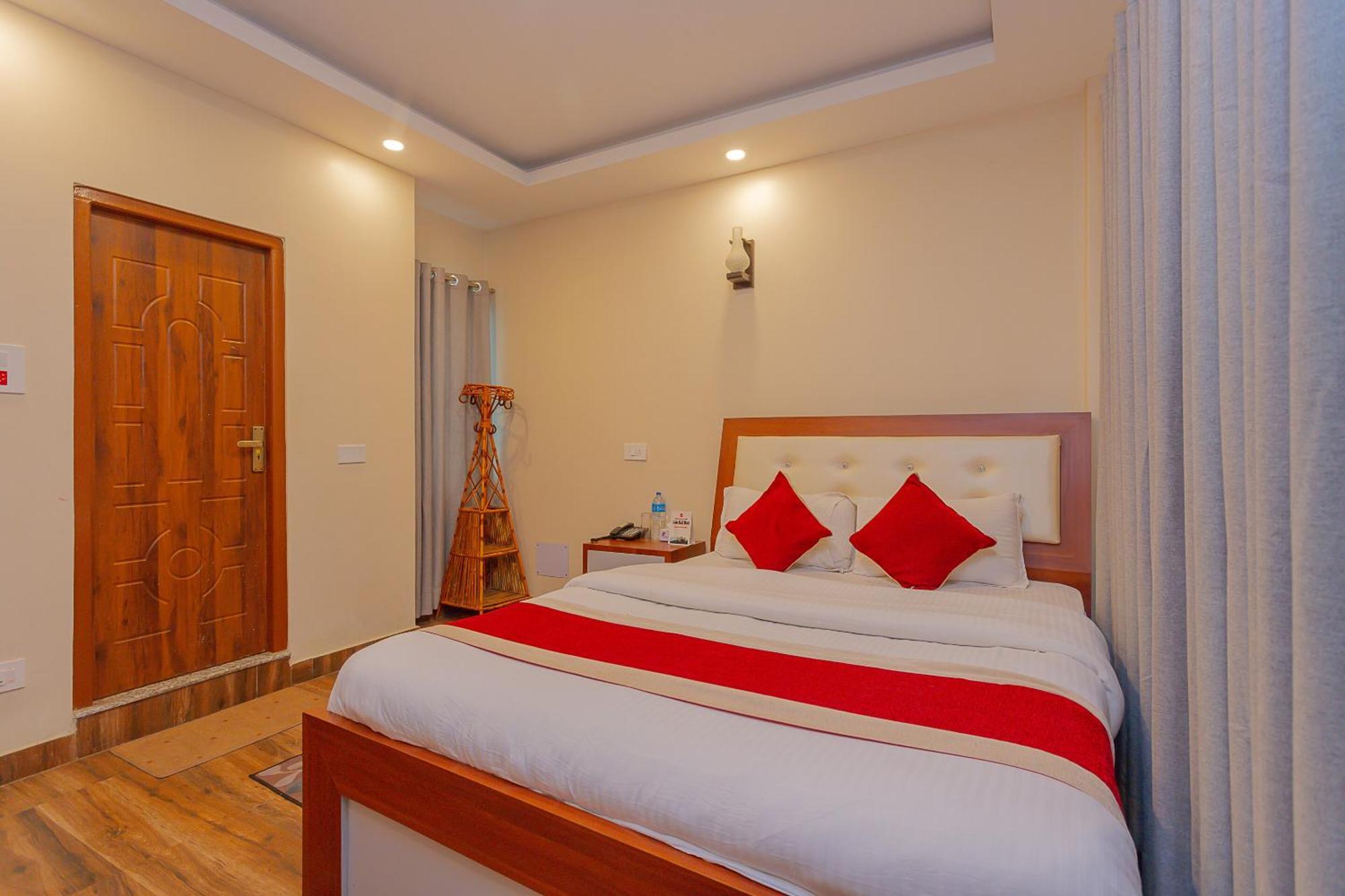Oyo 799 Hotel Tik Tok Pvt Ltd. Kathmandu Esterno foto