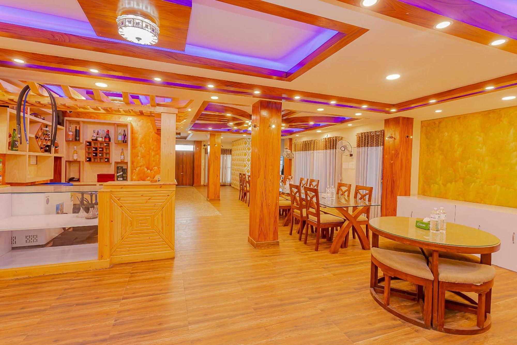 Oyo 799 Hotel Tik Tok Pvt Ltd. Kathmandu Esterno foto