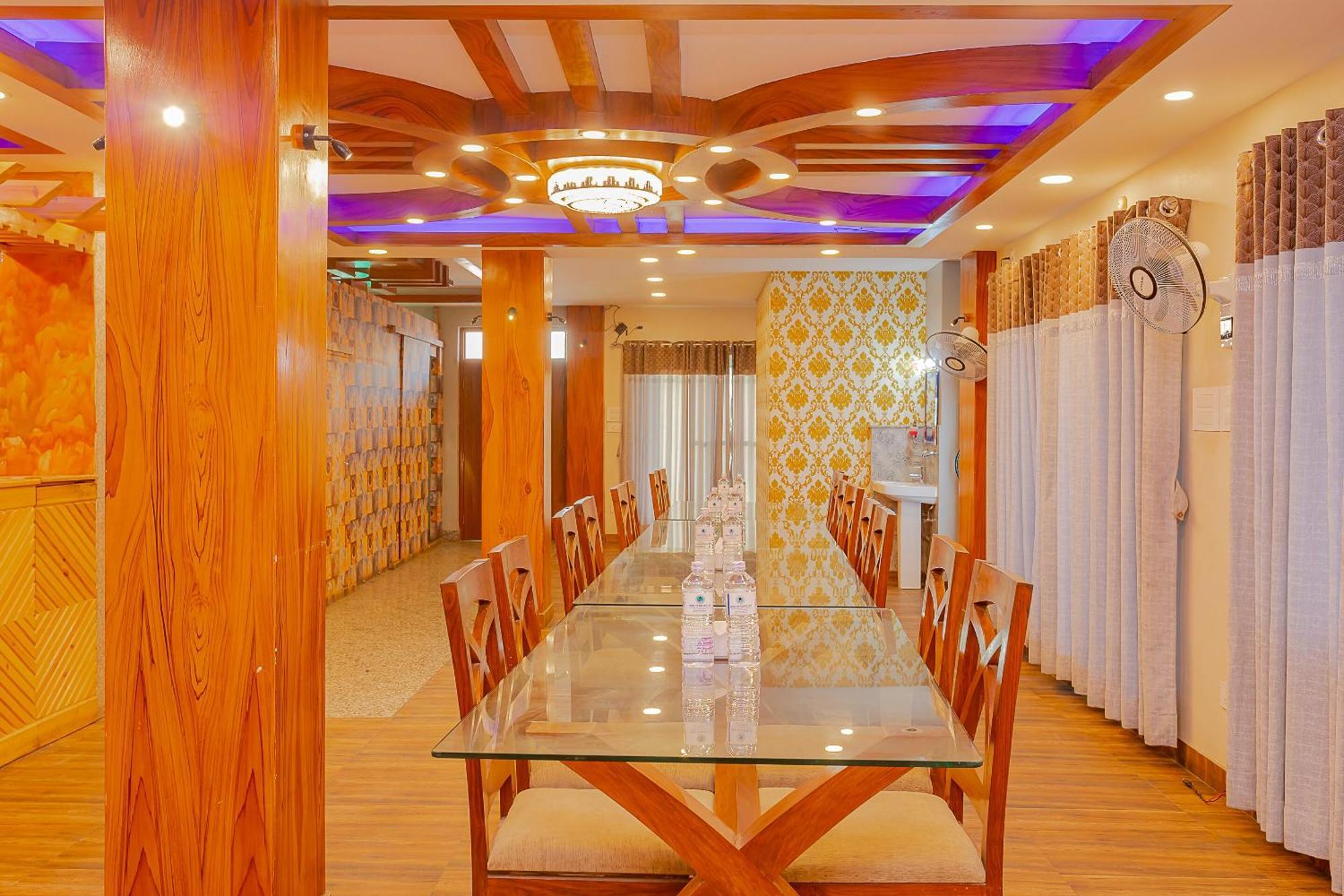 Oyo 799 Hotel Tik Tok Pvt Ltd. Kathmandu Esterno foto