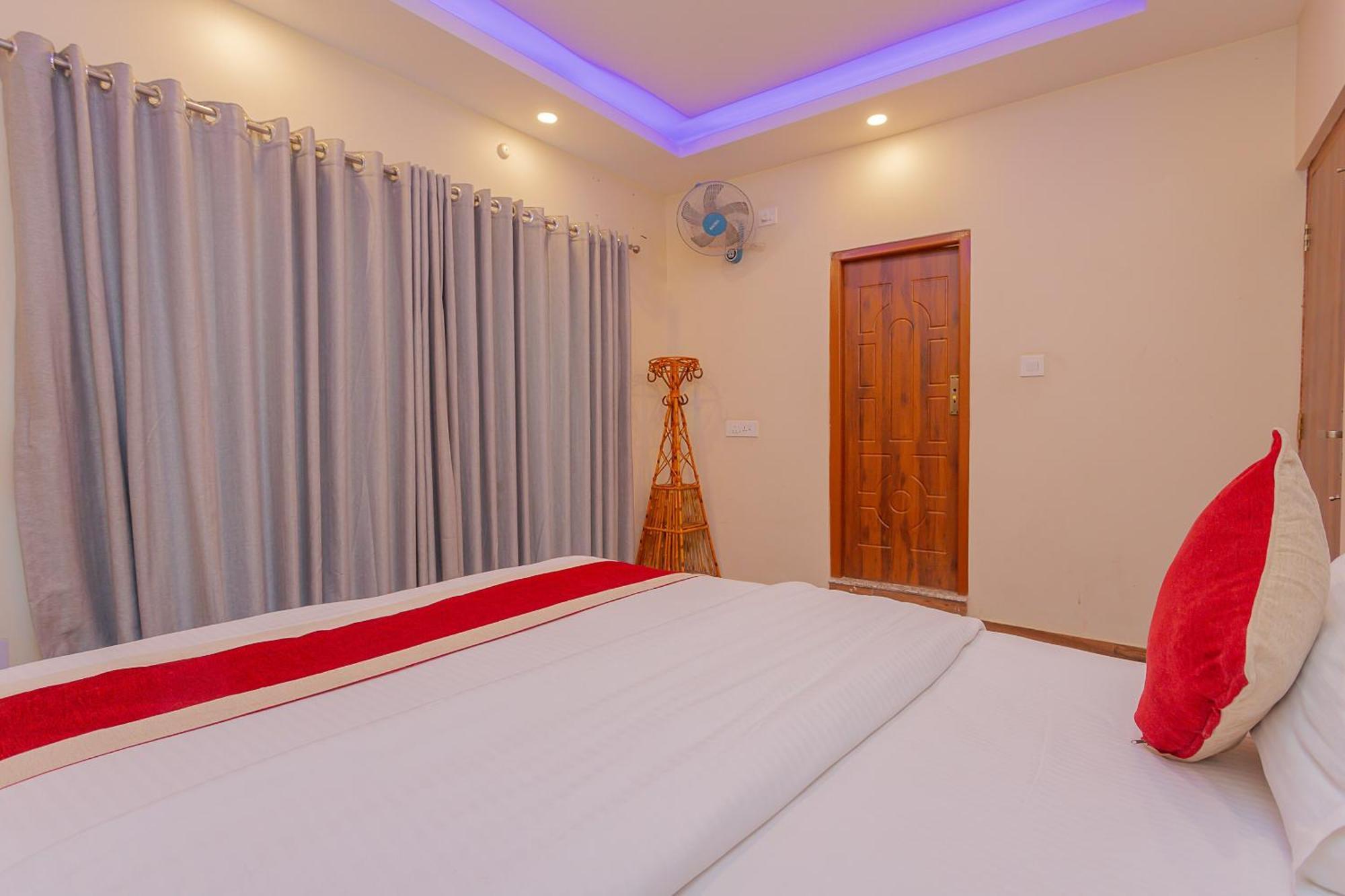 Oyo 799 Hotel Tik Tok Pvt Ltd. Kathmandu Esterno foto